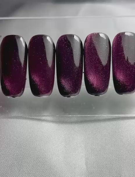 Gelpolish Berry dazzle Cat-eye (TN129)